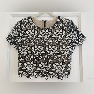 Alice + Olivia Black and White Floral Lace Crop Blouse Sample